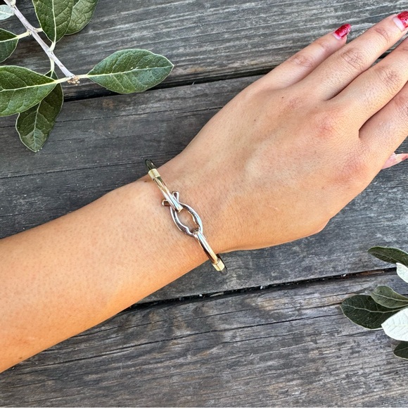 Ichthus ✝️🐟 Jesus Fish Silver Tone Thin Bangle Bracelet Minimalist Christian - Picture 10 of 11